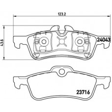 P 06 032 BREMBO Комплект гальмівних колодок дисковий гальм