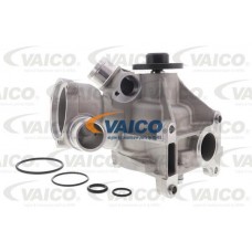 V30-50046 VAICO Водяний насос охолодження двигуна