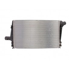 Интеркулер THERMOTEC DAA004TT