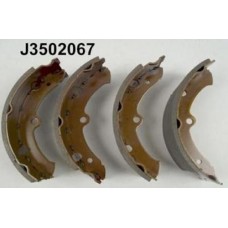 J3502067 NIPPARTS Комплект гальмівних колодок