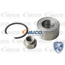V24-0657 VAICO Комплект підшипника ступиці колеса