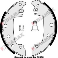 N01067 DIAMAX Комплект гальмівних колодок