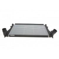 CI 667 000S MAHLE Интеркулер